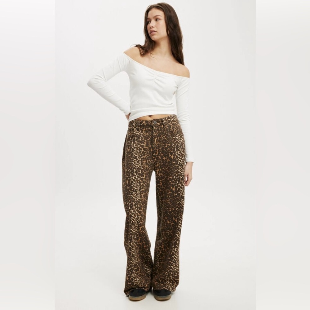 Cotton On Super Baggy Leopard Print Mid Rise Straight Jeans Leg Size 28 NWT